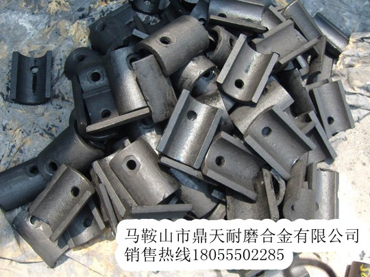 馬鞍山廠(chǎng)家供應鎮江華晨華通75攤鋪機配件，優(yōu)質(zhì)葉輪、履帶板