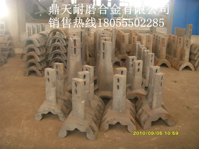 南方路機2000C商泥混站中葉片，側刮刀、左右攪拌臂火熱銷(xiāo)售中